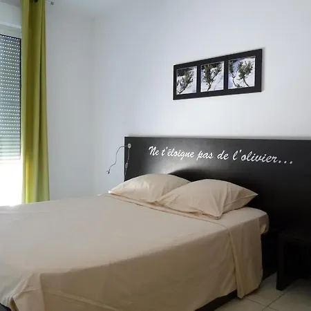 Chateau De Jouarres 2p4/5 Cabine Rezort Azille